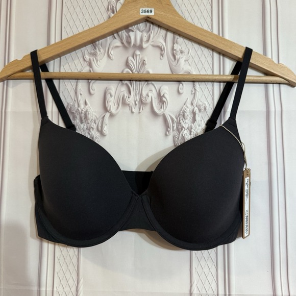 NWT SKIMS Fits Everybody T-Shirt Demi Bra Onyx Black Size 32D $54 - Picture 1 of 9